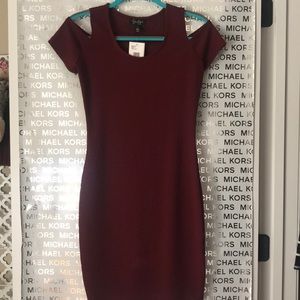 Short sleeve Shoulder cut out dress